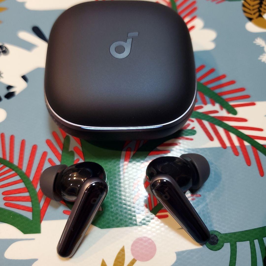 アンカー　Anker Soundcore Liberty5　イヤホン左右とケース
