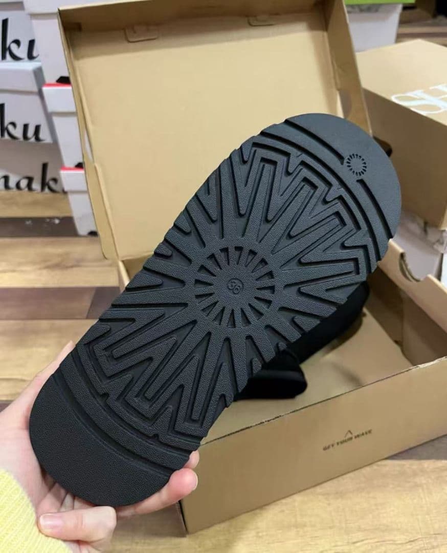 UGG クラシック ウルトラミニ プラットフォーム 厚底 ブラック 24cm