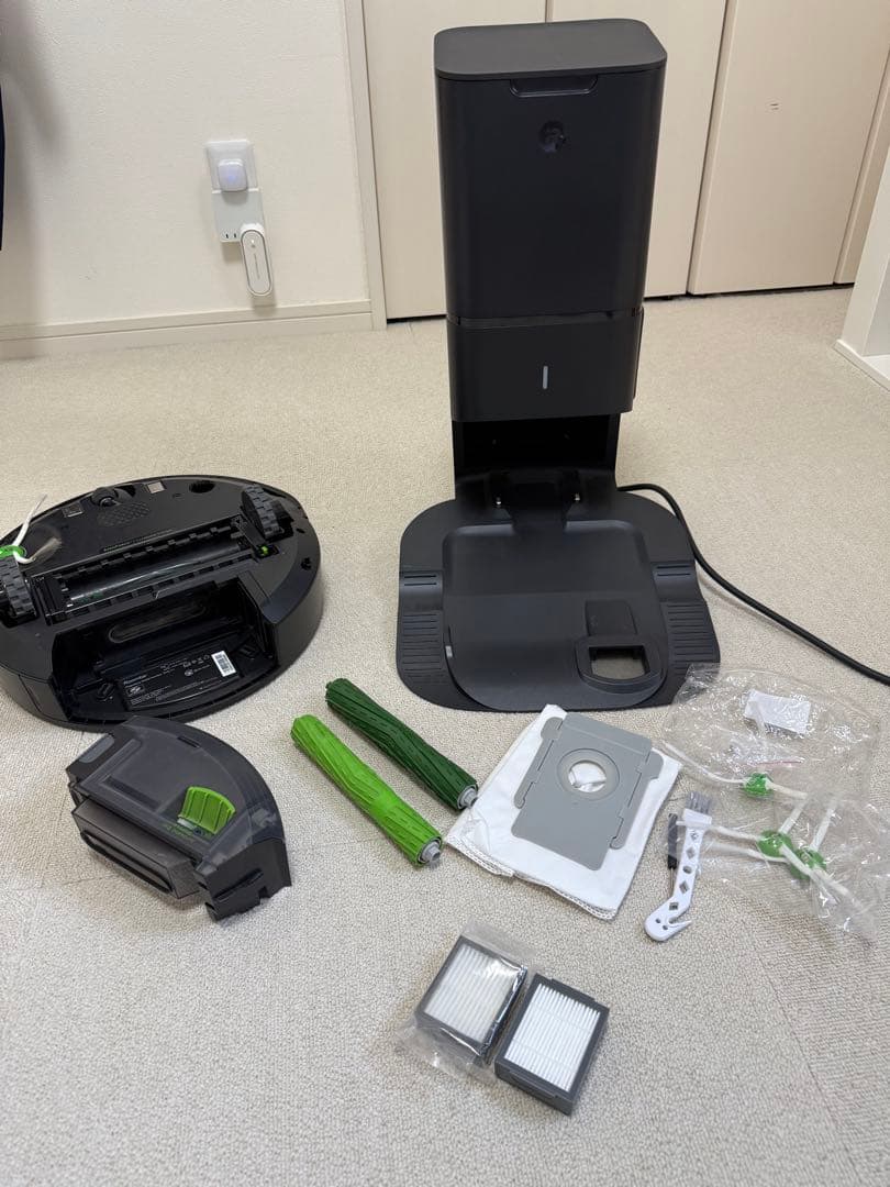 ルンバi3+中古品　アイロボット