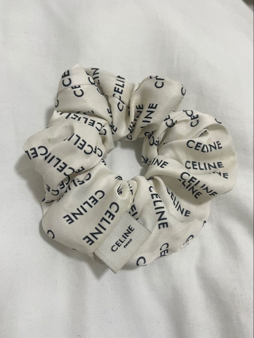 CELINE ロゴ入り シュシュ ホワイト
