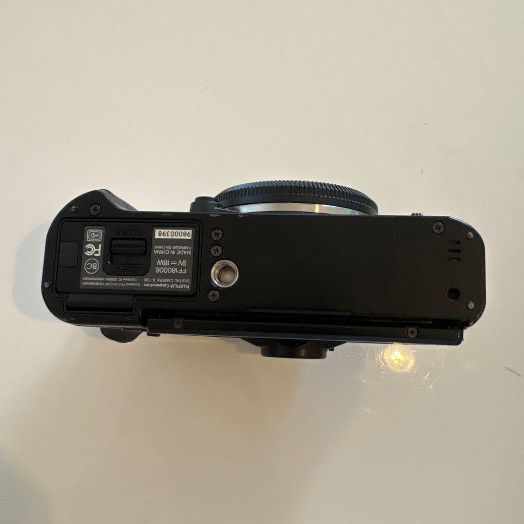 Fujifilm X-T30 ミラーレスカメラ 本体