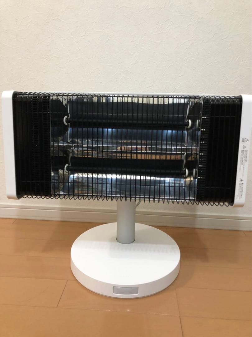 ダイキン　遠赤外線　暖房機　セラムヒート