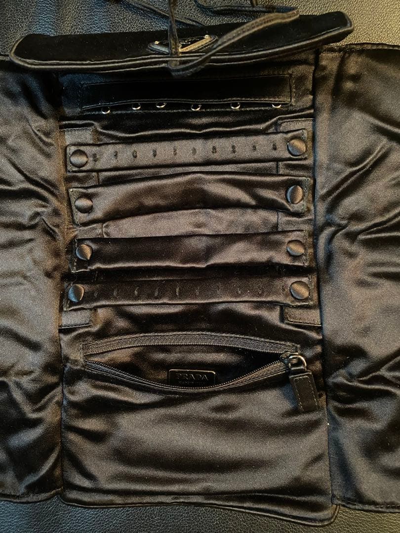PRADA 黒 シルクサテン アクセサリーケース