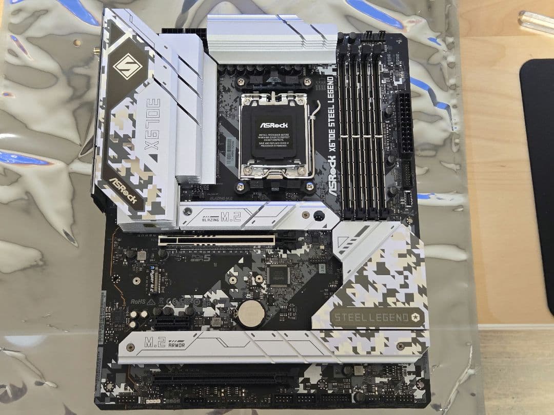 Ryzen 7 7800X3DとX670E Steel Legendのセット