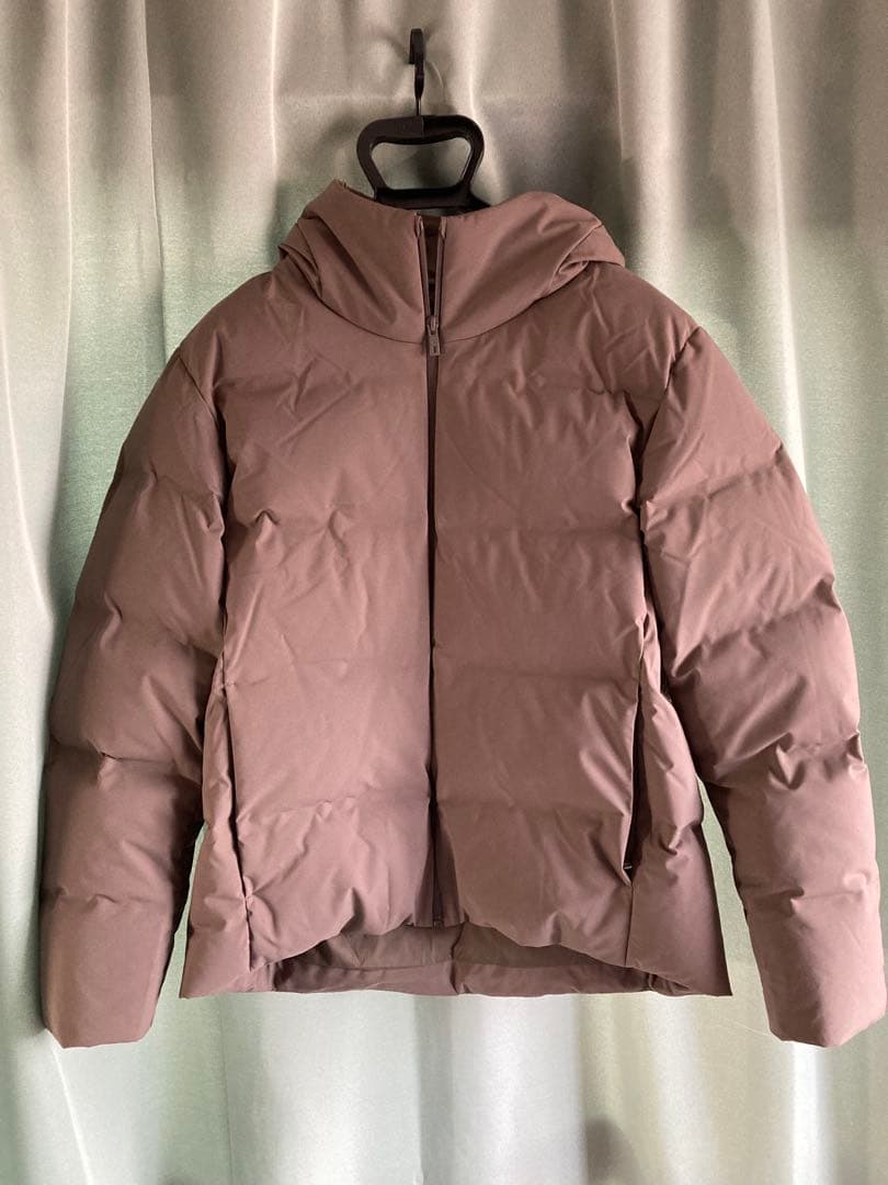 ユニクロ　 シームレスダウンパーカ　新品