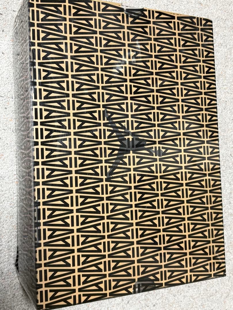 黒タグ付き　nike A Ma Maniere aj 12