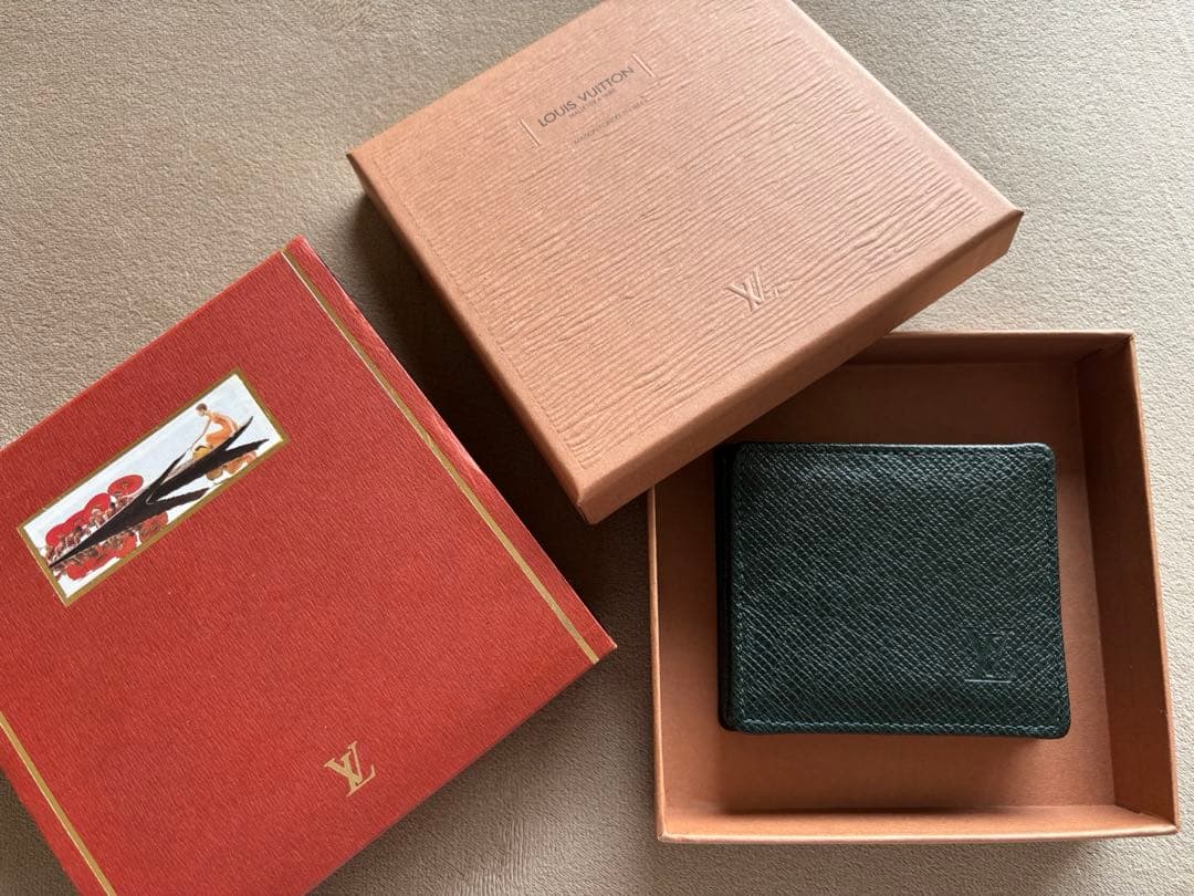 ルイヴィトン タイガ ポルトモネ ボワット 小銭入れ グリーン 緑