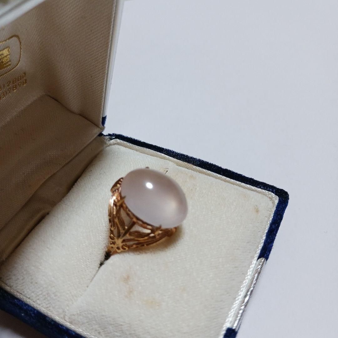 白ピンク(ピンクじゃないかも)の石　リング