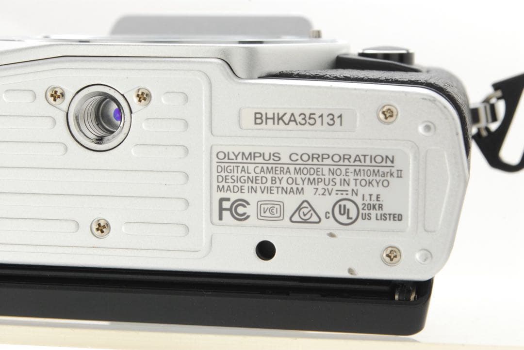 ✨極美品✨オリンパス OM-D E-M10 MARK Ⅱ❤️ショット数1,350！