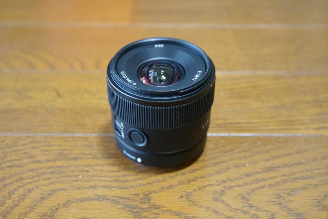 SONY E 11mm F1.8 単焦点レンズ [SEL11F18]