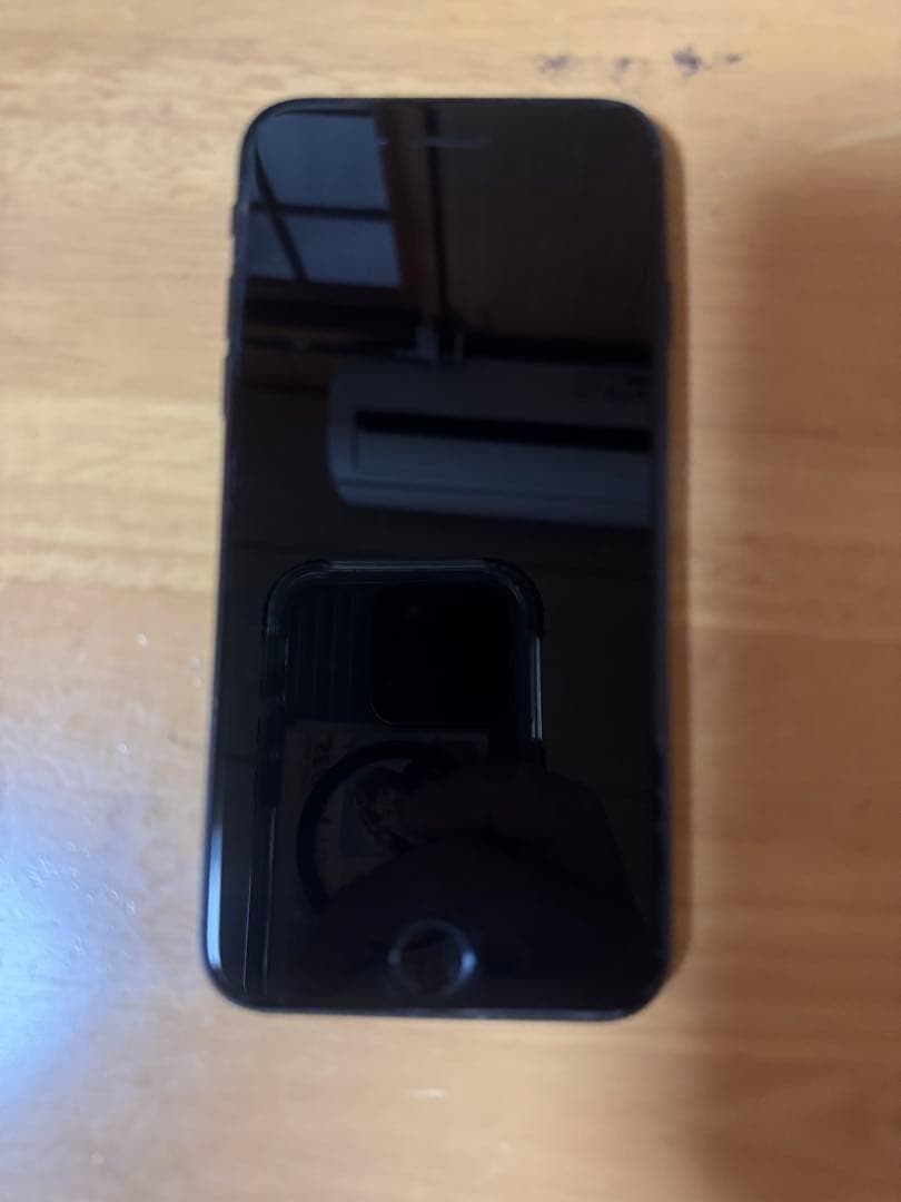 ジャンク品　iPhone SE (第3世代)のブラックモデル　MMYJ3JU