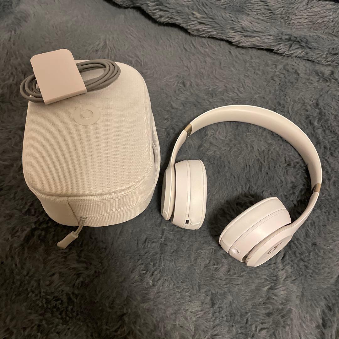 極美品　Beats Solo4 ホワイト　ヘッドホン