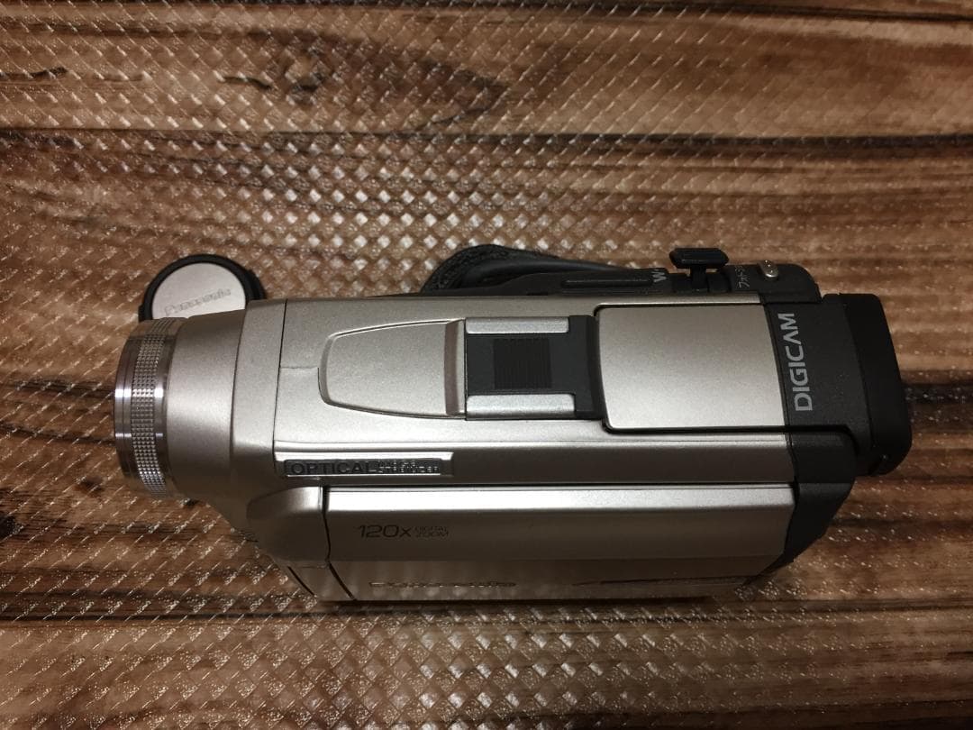 撮影再生ダビングOK　Panasonic　NV-DS200　付属品有　液晶大画面