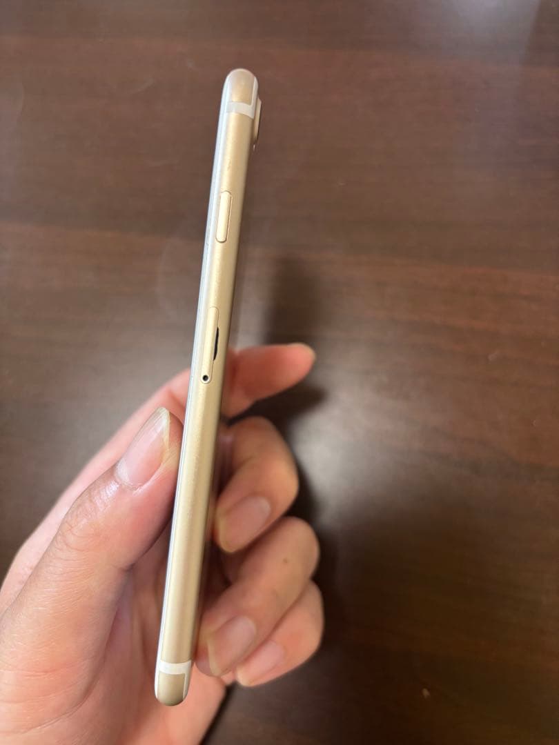 iPhone7 本体 SIMロック有り