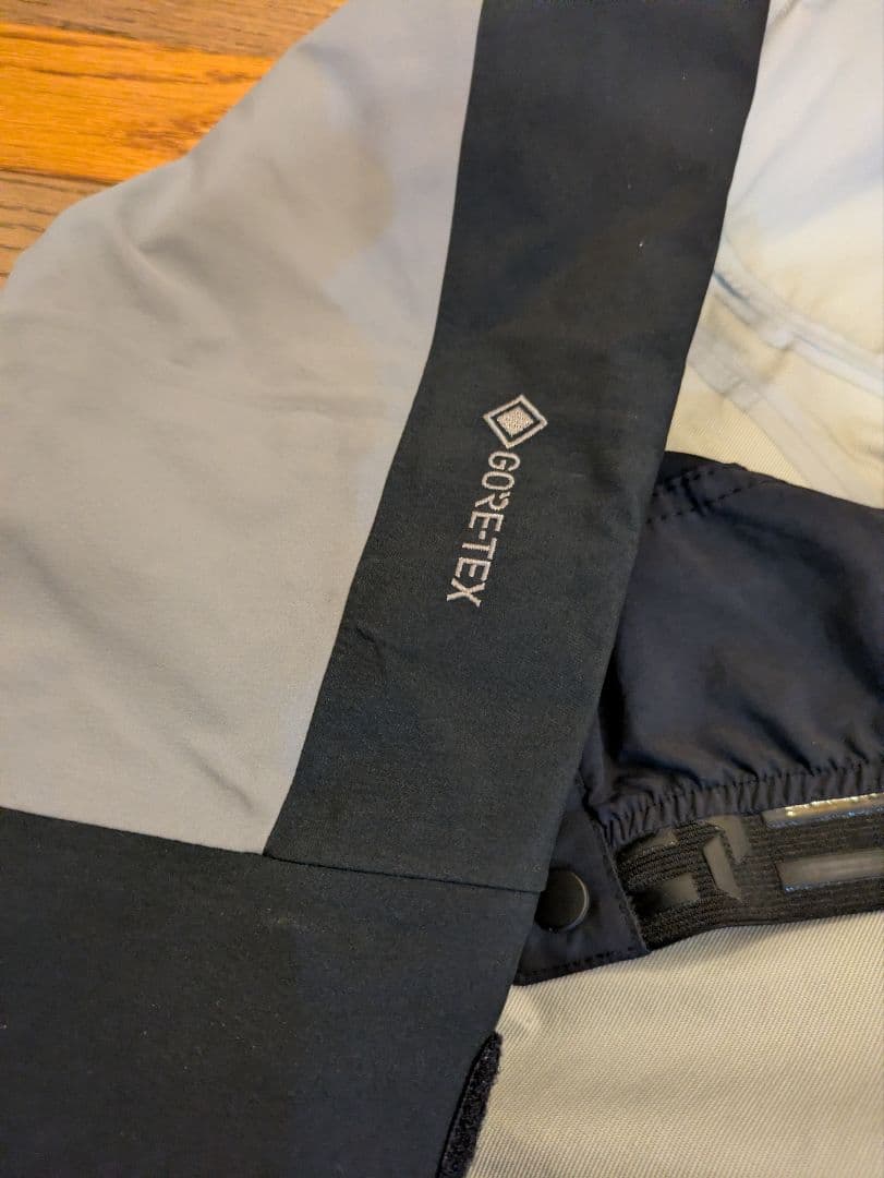 Peak Performance　グラビティゴアテックス　GORE-TEX 上下