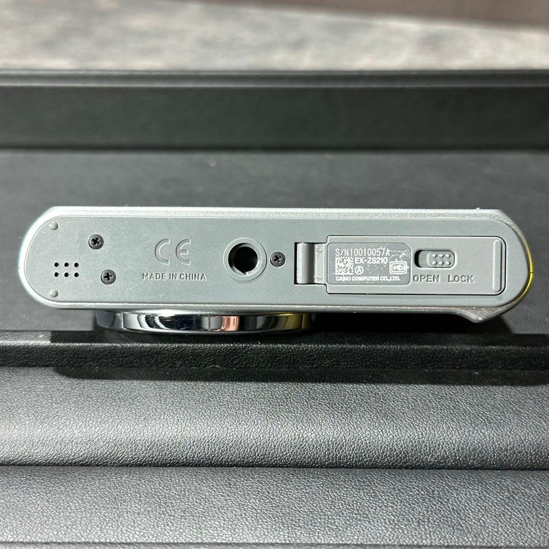 CASIO EXILIM EX-ZS210 シルバー デジタルカメラ