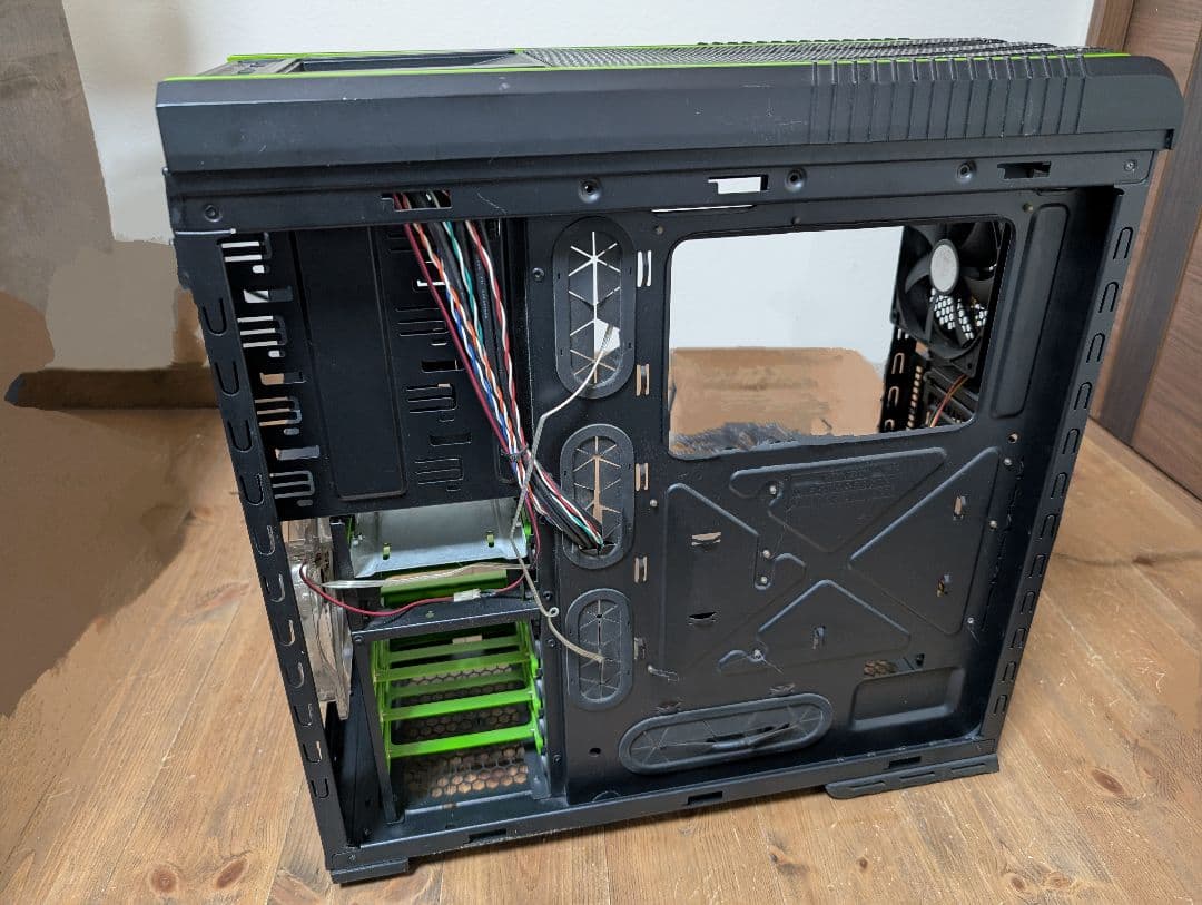 NVIDIA PCケース ATX対応 グリーンアクセント ファン付き 現状品