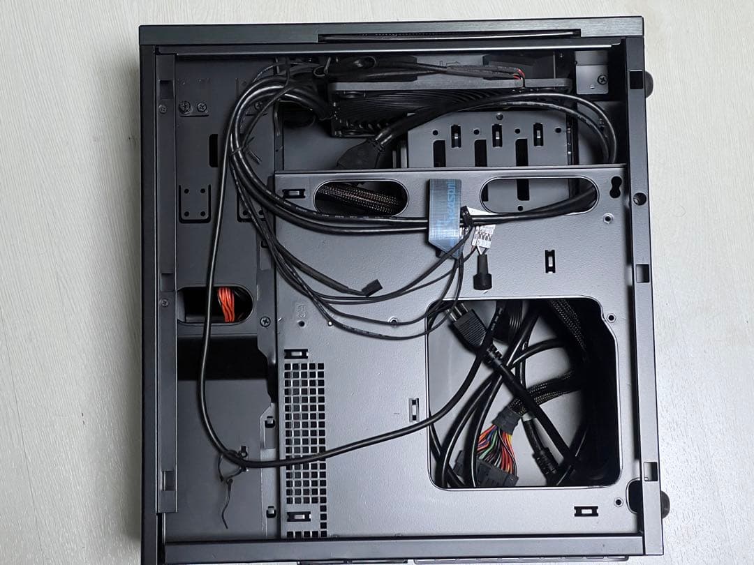 Silverstone TJ08B-E ケース + シーソニック750w PSU