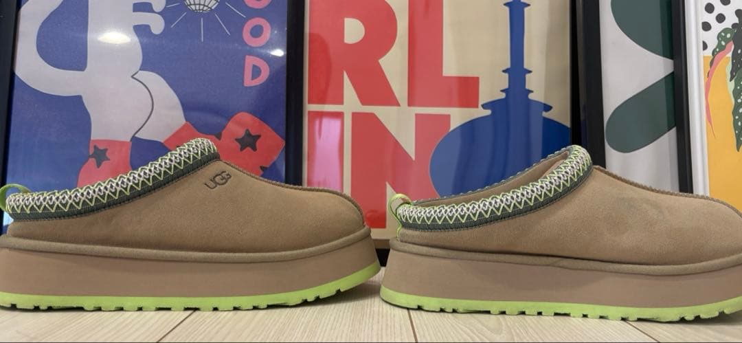 i*t様 UGG Tazz ベージュ/グリーン 8サイズ