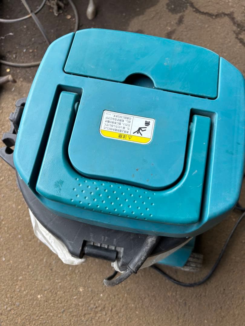 Makita マキタ 集じん機 490S 乾湿両用 業務用掃除機 付属品あり