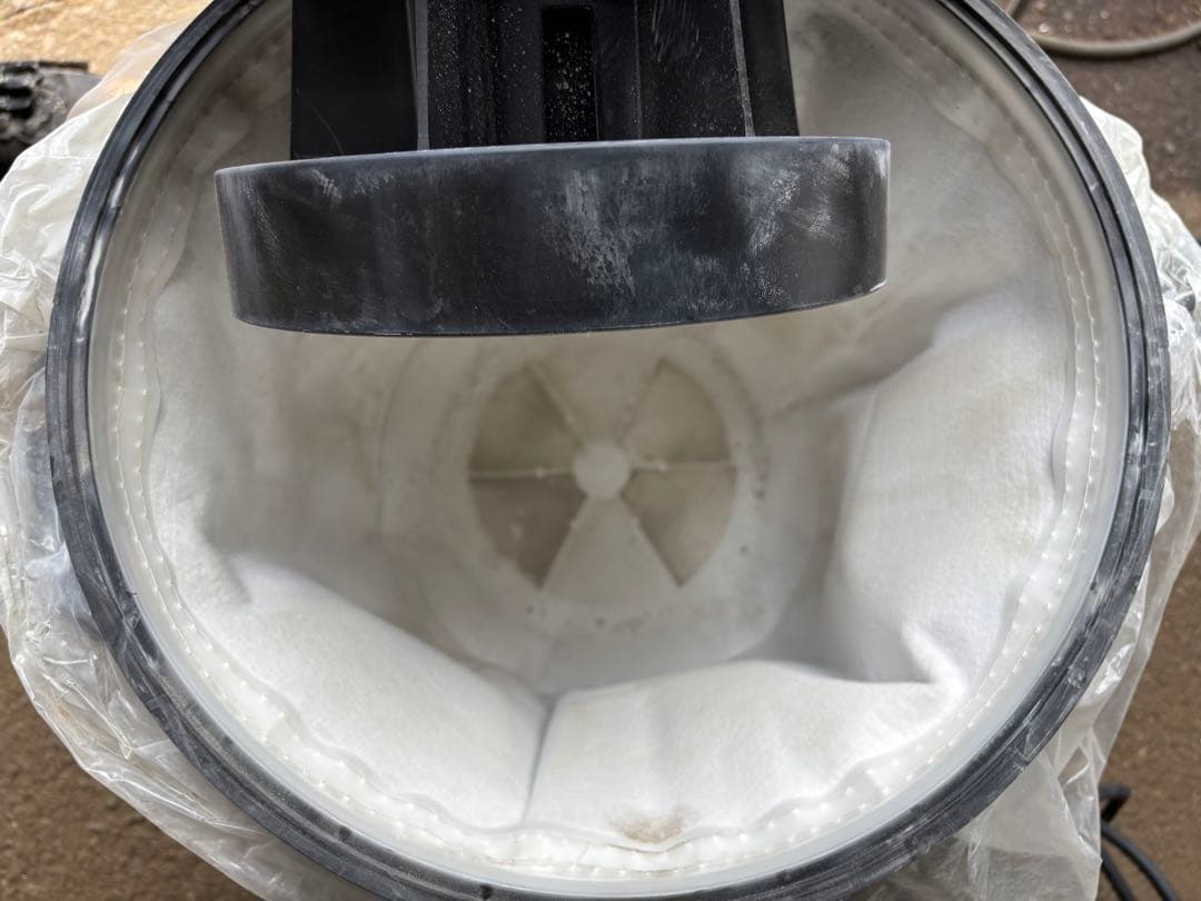 Makita マキタ 集じん機 490S 乾湿両用 業務用掃除機 付属品あり