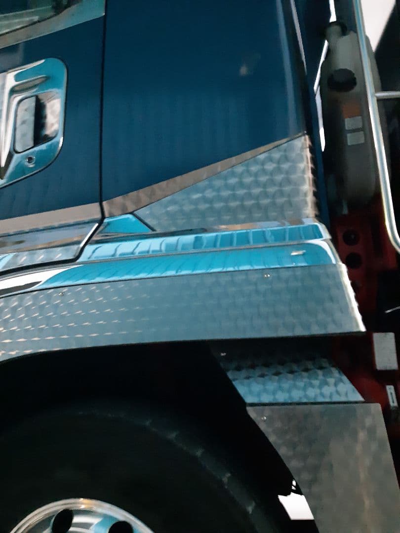 17スーパーグレート等　サイドライン鱗ステンレス　オリジナル