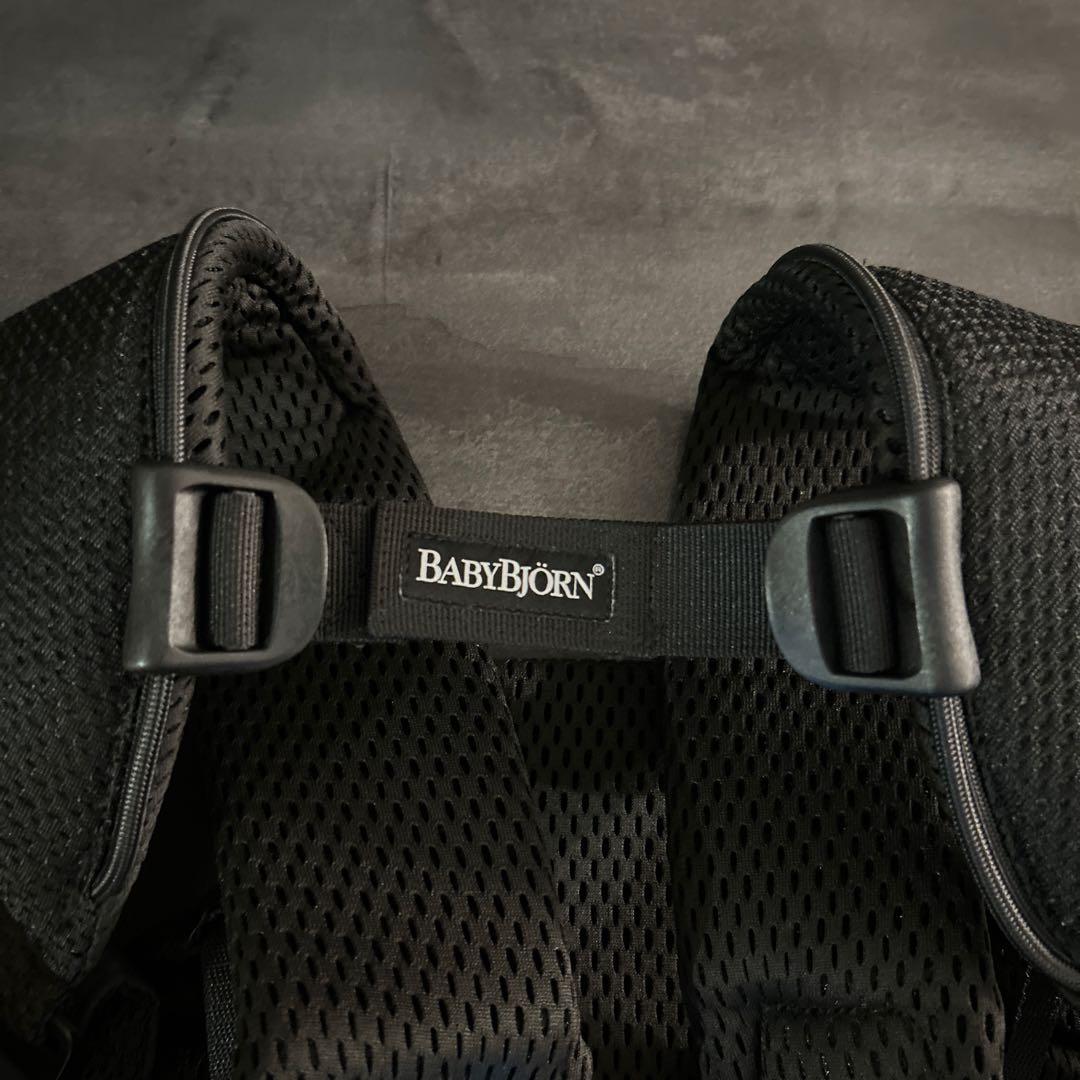 【ほぼ新品】ベビービョルン 専用よだれカバー付　ブラックONE KAI Air
