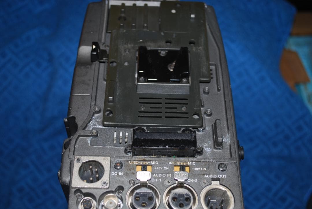 ソニー放送用カメラレコーダーDNW-90WSジャンク品の出品です。