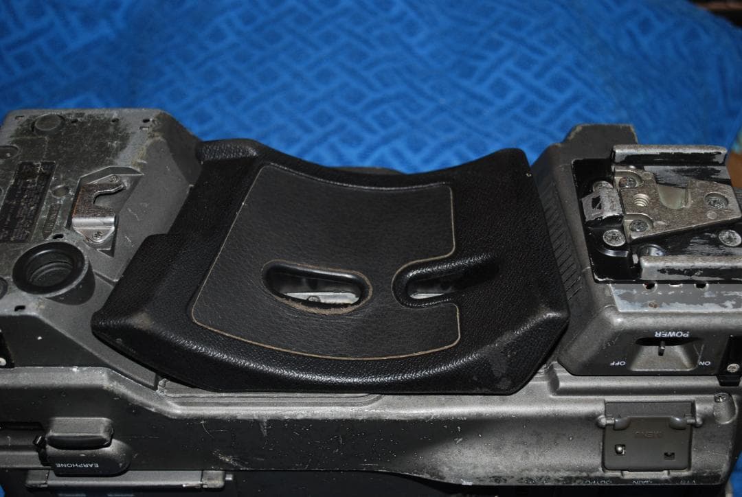 ソニー放送用カメラレコーダーDNW-90WSジャンク品の出品です。