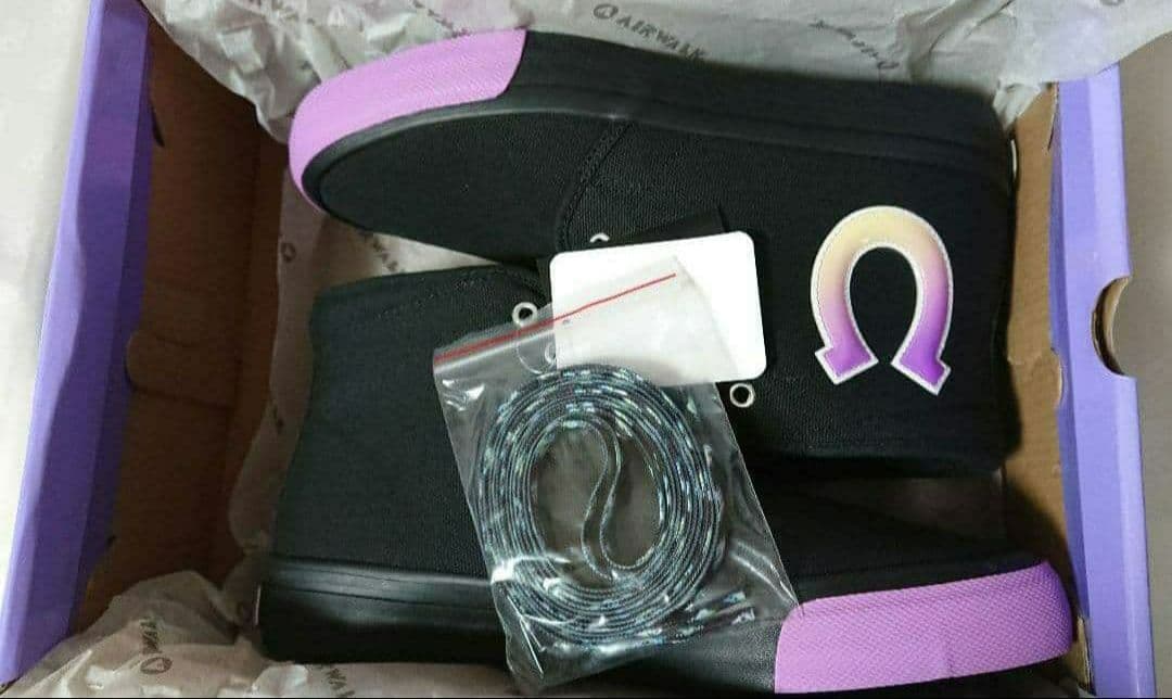 ウマ娘 AIRWALK スニーカー 25cm 特典アクリルスタンド ヴィルシーナ