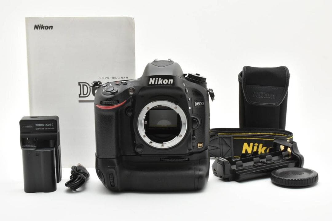 ■ 美品 ■ ニコン　Nikon D600 ボディ + MB-D14