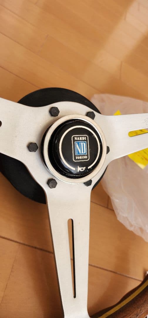 ナルディステアリングホイール