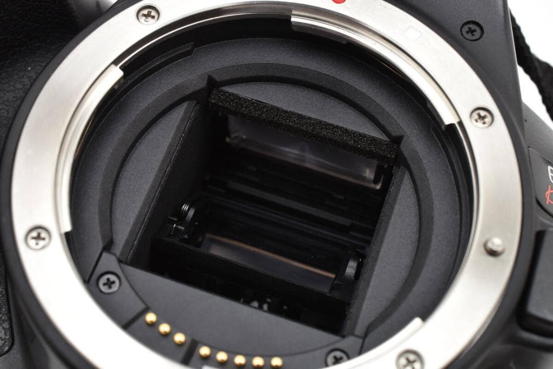 キャノン　Canon EOS Kiss X10 ボディ 《S数 15000以下》