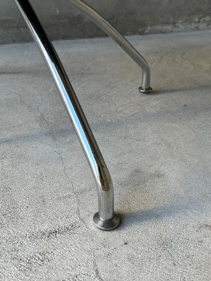 スペースエイジ　レザーチェア　ポストモダン　アノニマスデザイン