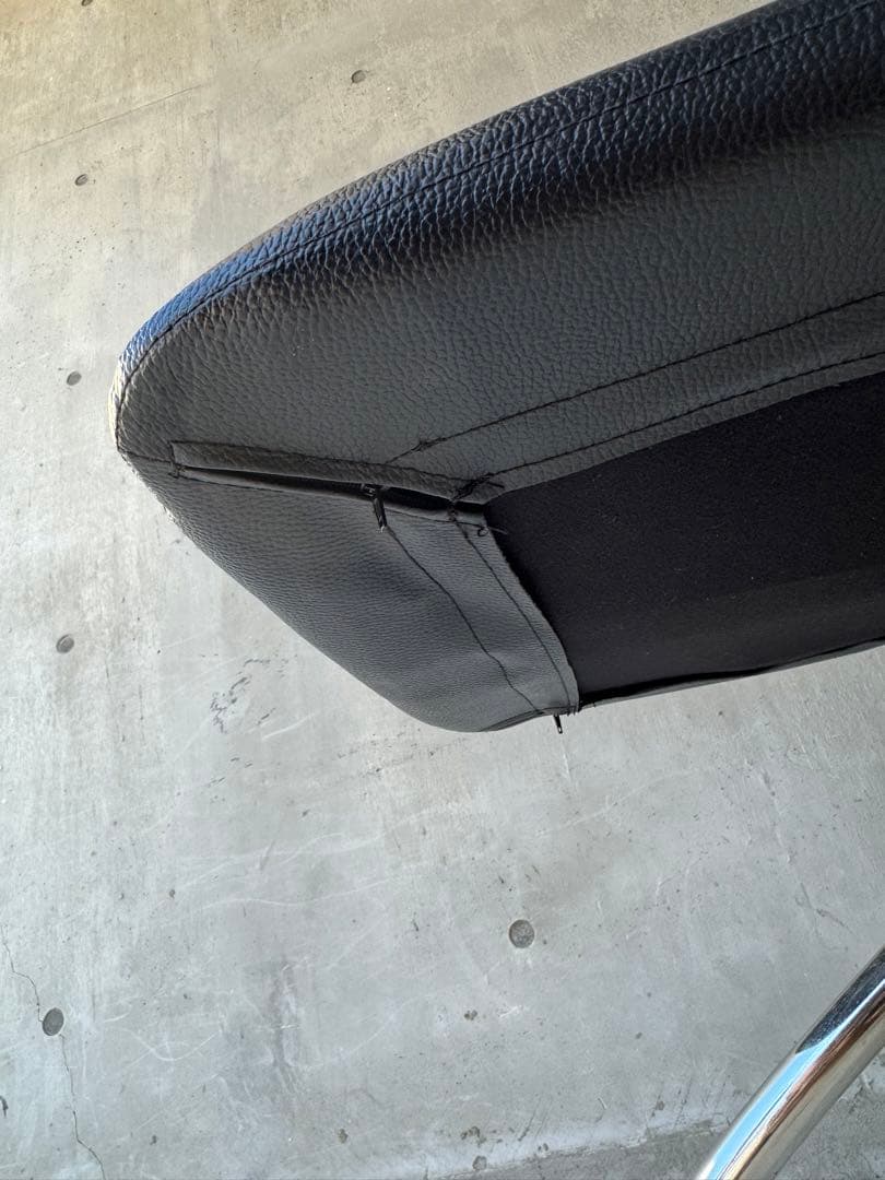 スペースエイジ　レザーチェア　ポストモダン　アノニマスデザイン