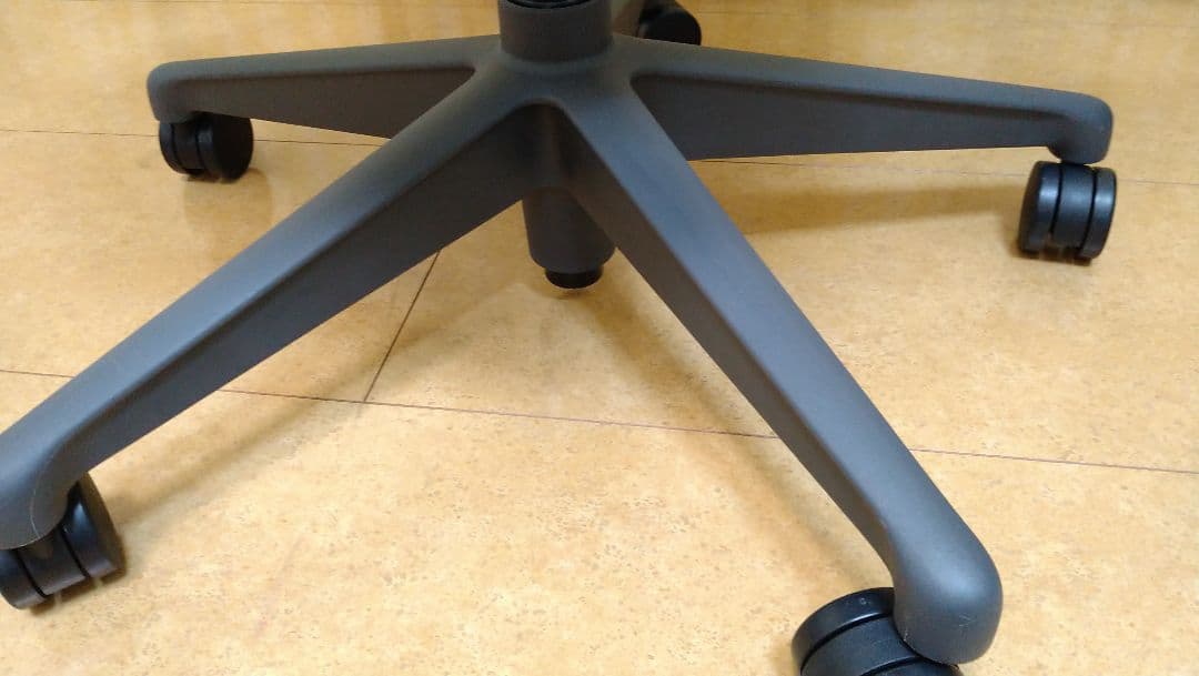 美品【正規品 ハーマンミラー アーロンチェアライト オフィスチェアBサイズ