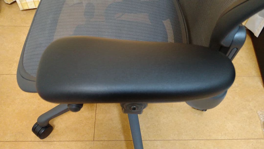 美品【正規品 ハーマンミラー アーロンチェアライト オフィスチェアBサイズ