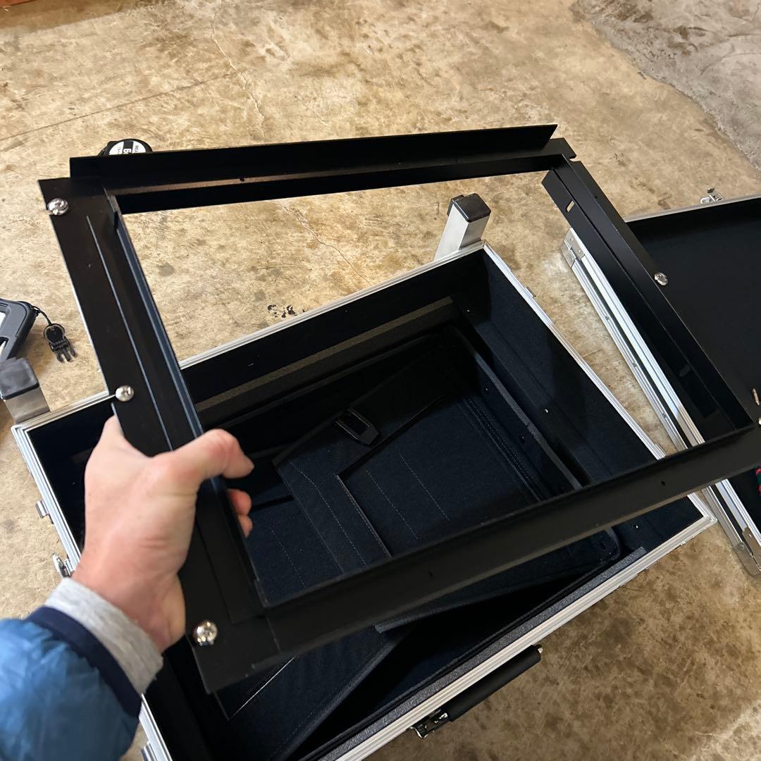 モニターケース