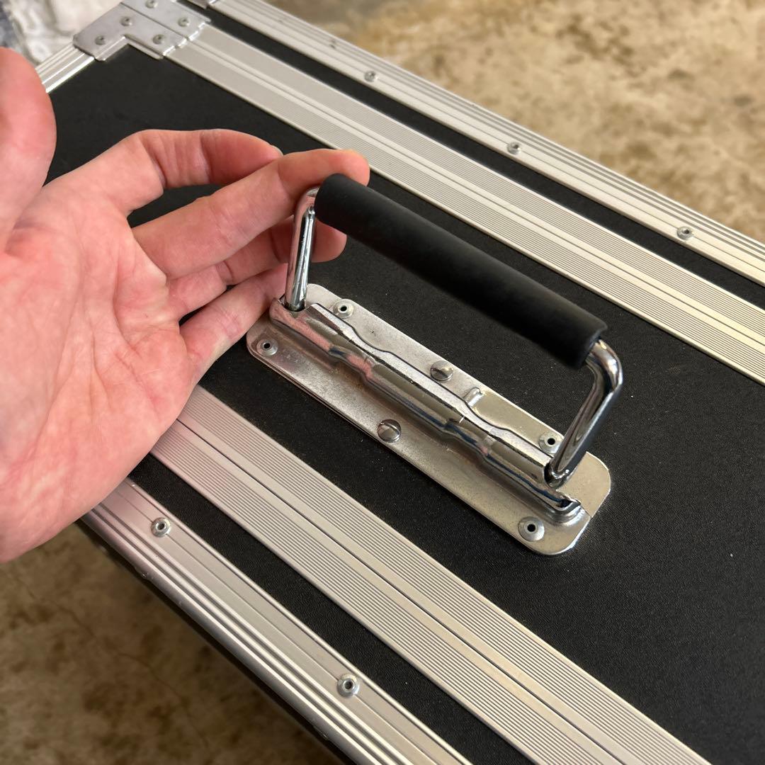 モニターケース