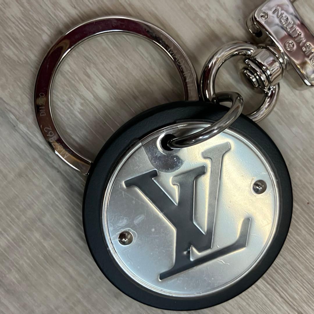 LOUIS VUITTON LV サークル キーホルダー　【f8c2288c】