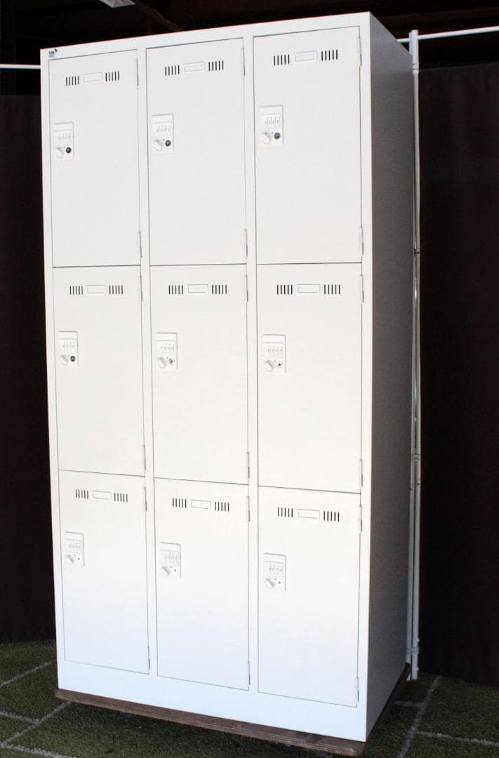 送料込み③★9人用ロッカー☆3列3段☆ダイヤル錠☆オフィス収納☆更衣室☆白