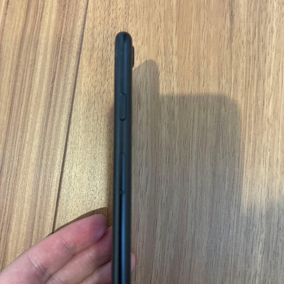 【お値下げOK】iPhoneSE 第二世代　64GB UQ mobile