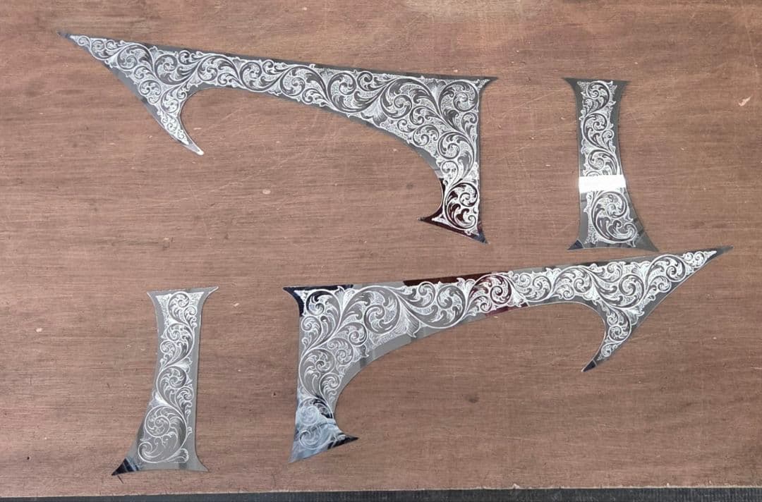 17スーパーグレート等　ウインカーガーニッシュ　唐草削り彫り