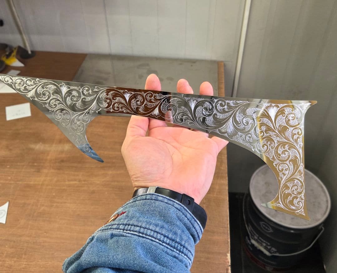 17スーパーグレート等　ウインカーガーニッシュ　唐草削り彫り