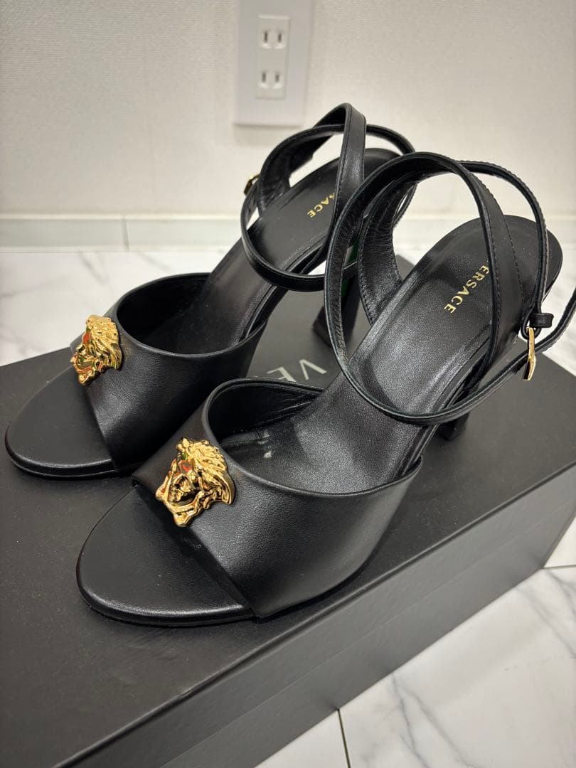 VERSACE ブラックレザーサンダル サイズ36
