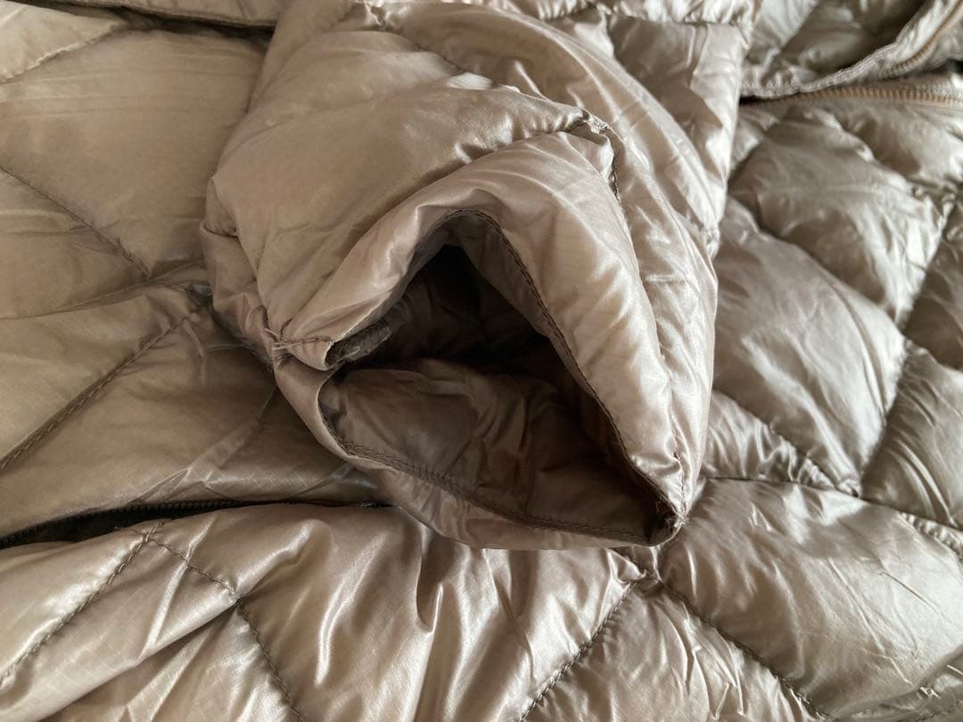 ダウンコート　薄手