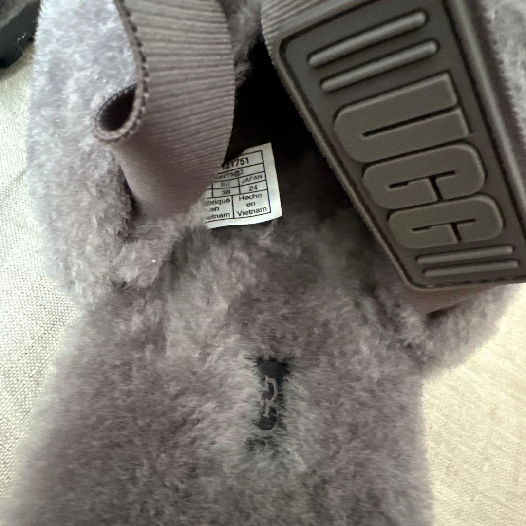 UGG ファーサンダル　シープスキン