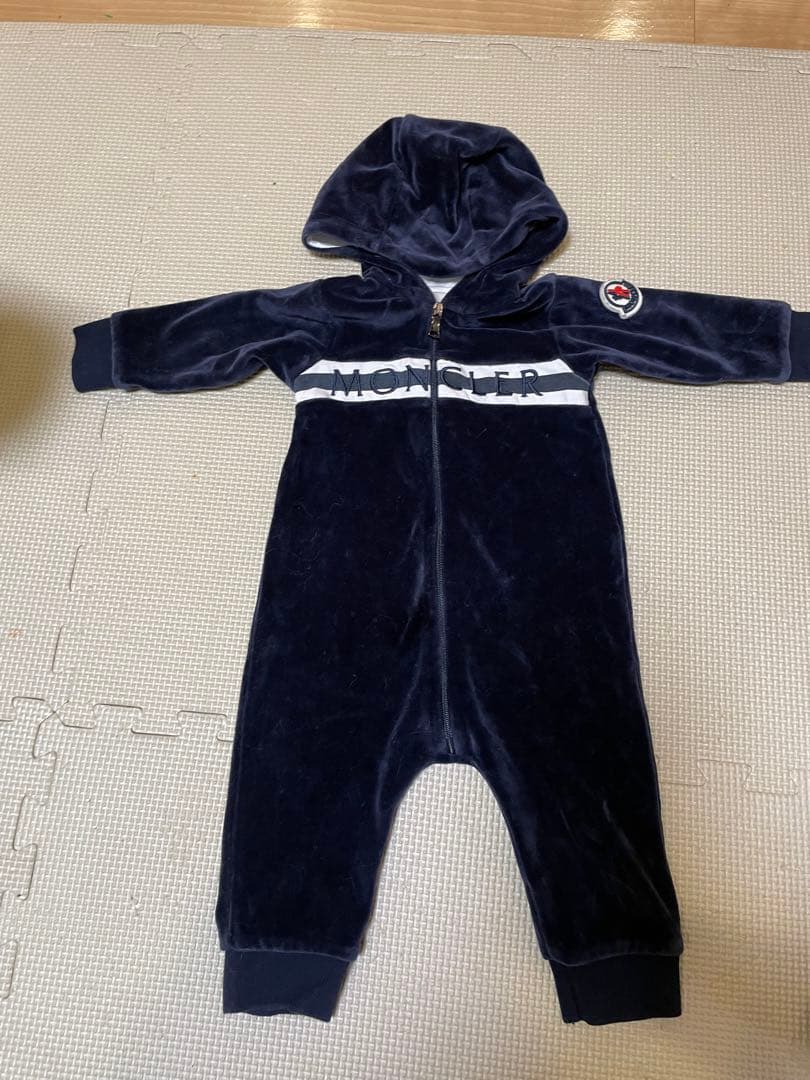 モンクレール　ロンパース