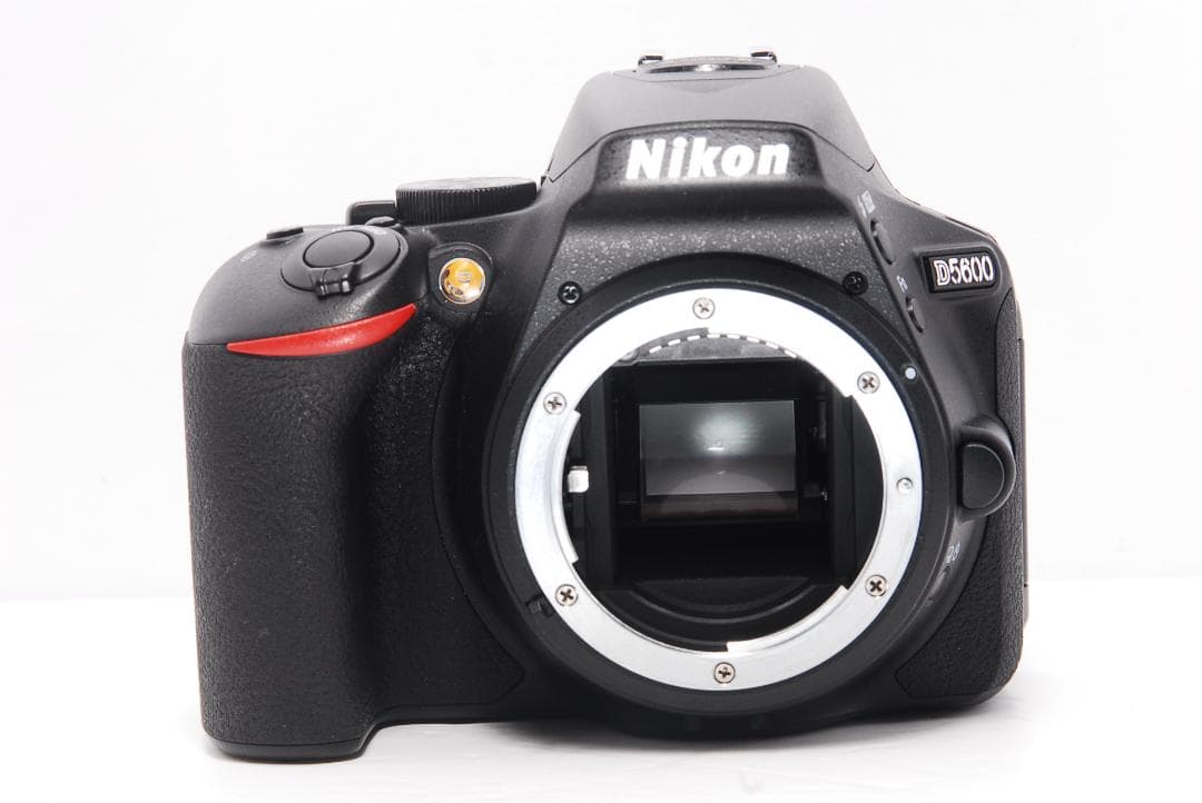 ✨新品級 ショット数1389回✨Nikon D5600 レンズセット