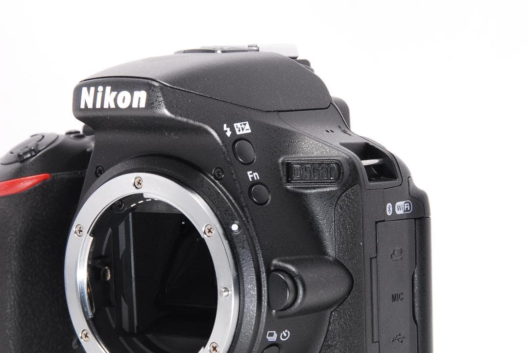 ✨新品級 ショット数1389回✨Nikon D5600 レンズセット